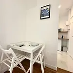 New 411 Suite Charles- Cosy Apartment Paris Center