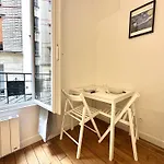New 411 Suite Charles- Cosy Apartment Paris Center