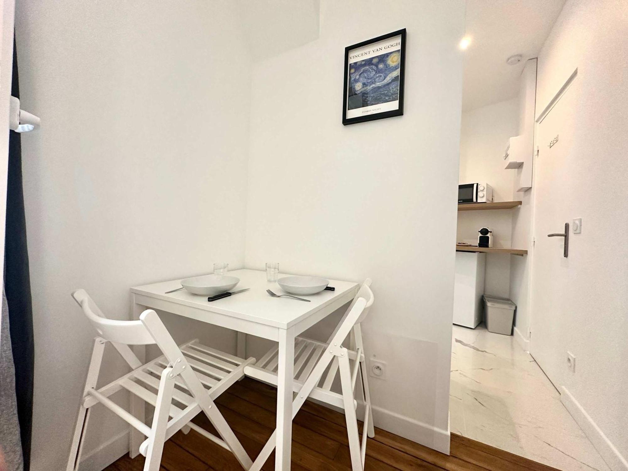 New 411 Charles- Cosy Center